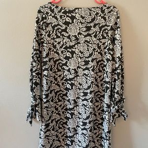 LOFT Outlet Dress Long sleeve gray floral knit, size XS